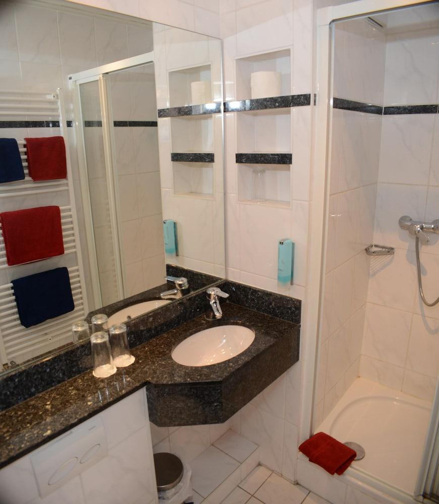 אאכן Hotel Granus מראה חיצוני תמונה