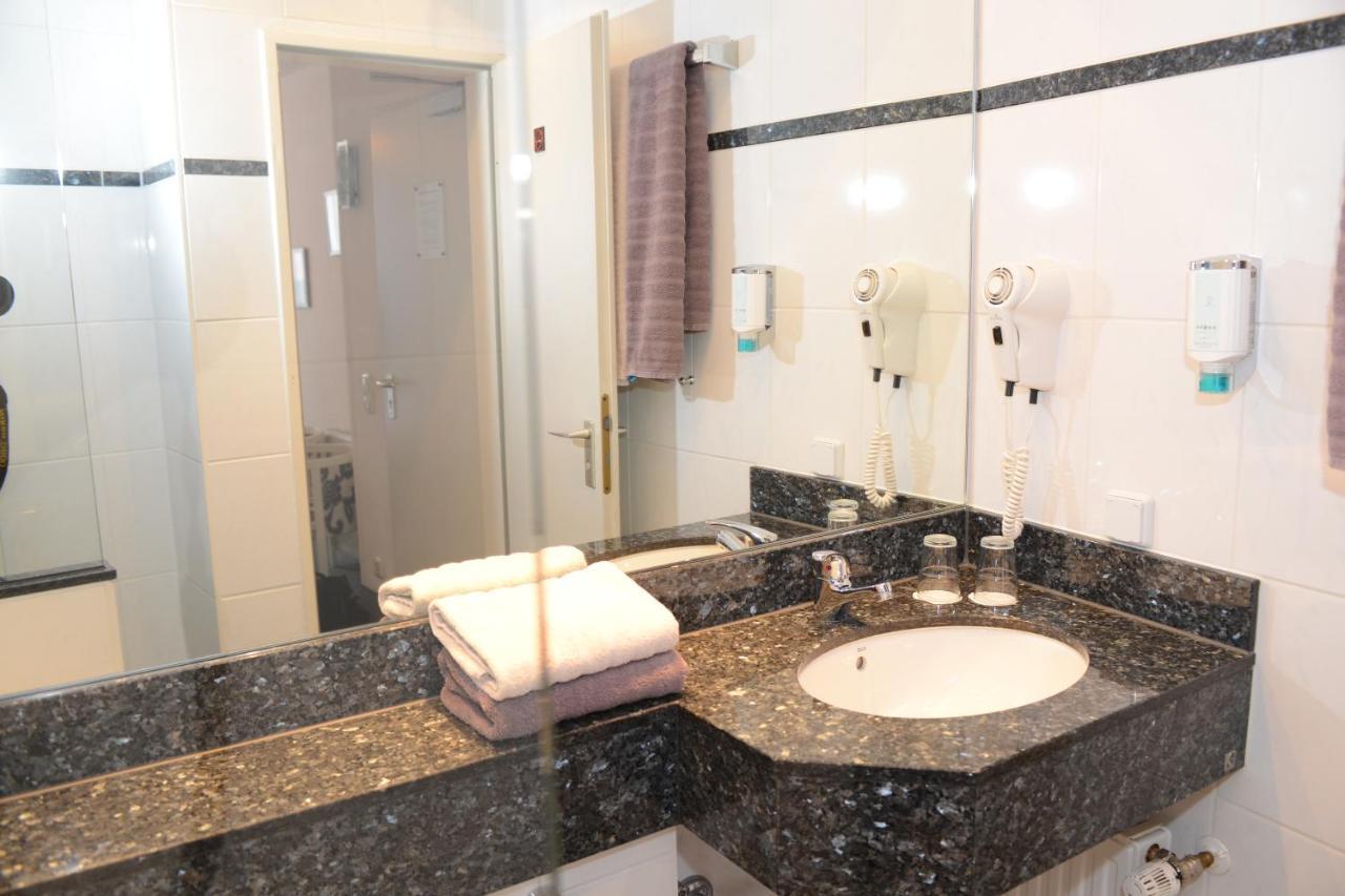 אאכן Hotel Granus מראה חיצוני תמונה