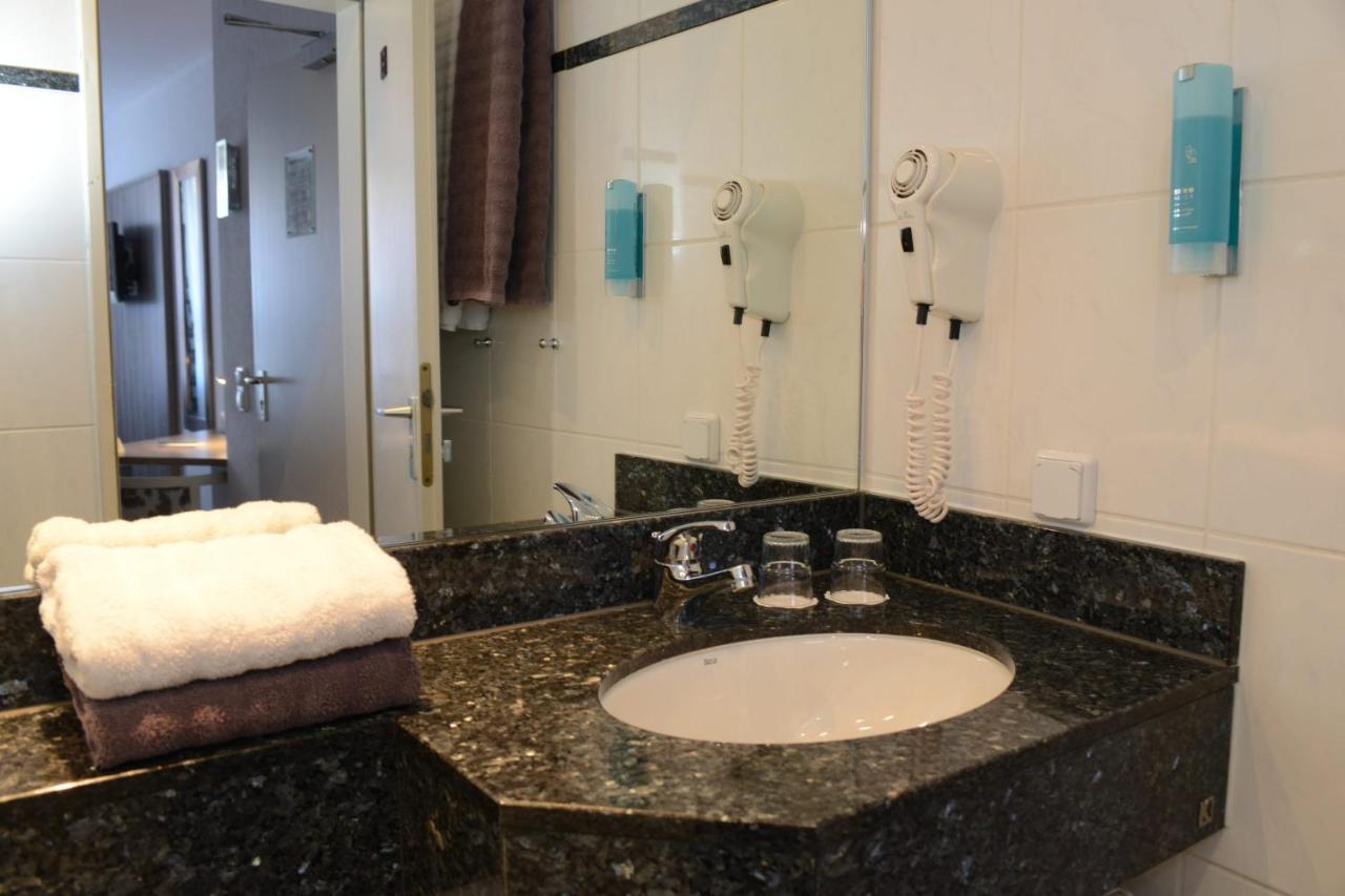 אאכן Hotel Granus מראה חיצוני תמונה